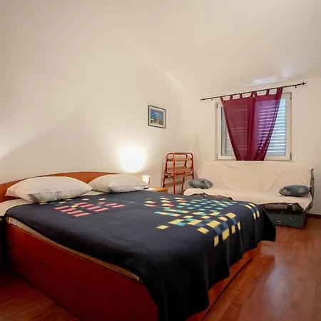 Madirazza Apartman *