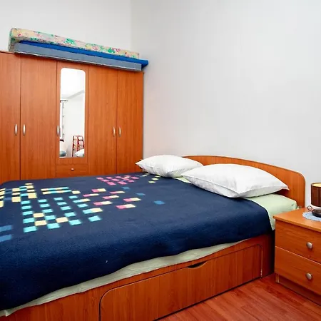 Madirazza Apartman Ubli