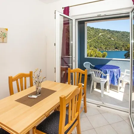Madirazza Apartment Uble