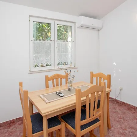 Madirazza Apartment *